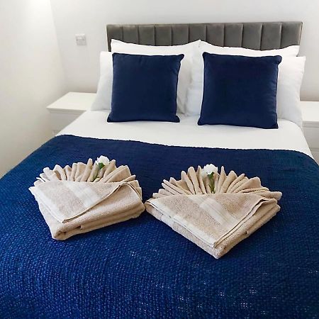 Fidelity Stays Beach Themed Apartment Брайтонн Экстерьер фото